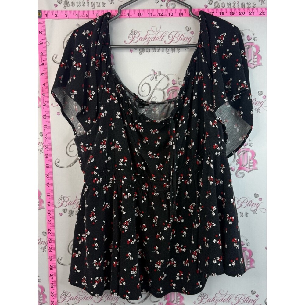 torrid T-shirt flowy Black Floral Tie-Neck Peasant Top with Red & White Blossoms